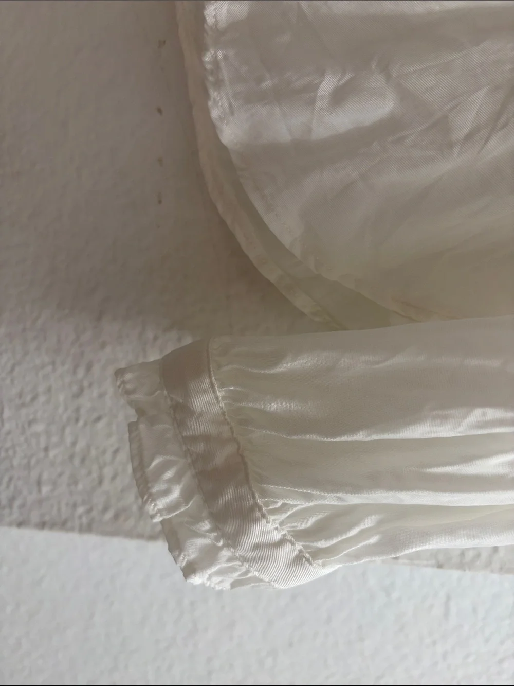Classic White Ruffle Collar blouse size M